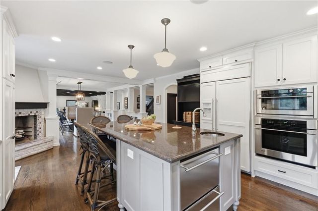 6522 Willow Lane, Mission Hills, KS 66208
