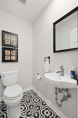 6522 Willow Lane, Mission Hills, KS 66208