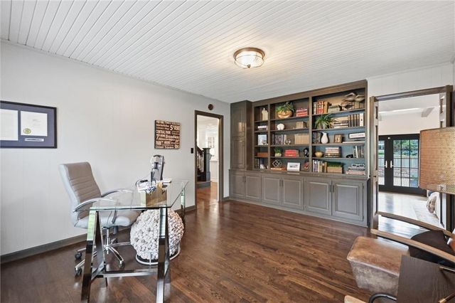 6522 Willow Lane, Mission Hills, KS 66208