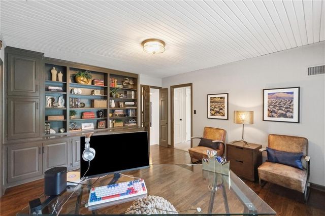 6522 Willow Lane, Mission Hills, KS 66208