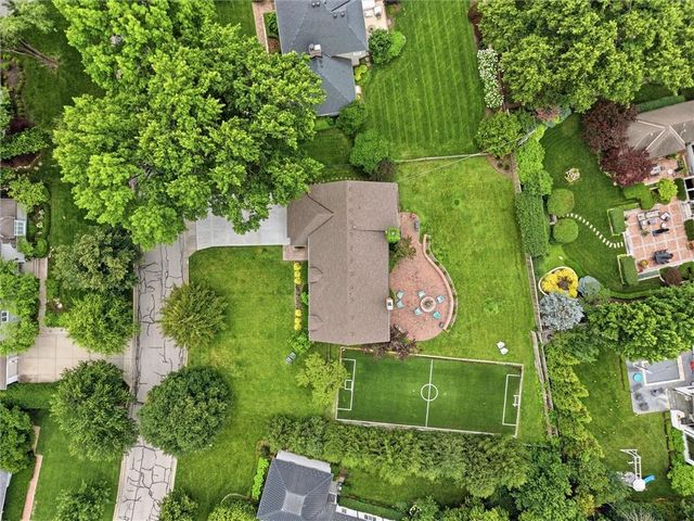 6522 Willow Lane, Mission Hills, KS 66208