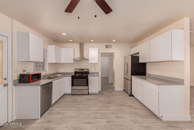 2936 E Willetta Street, Phoenix, AZ 85008