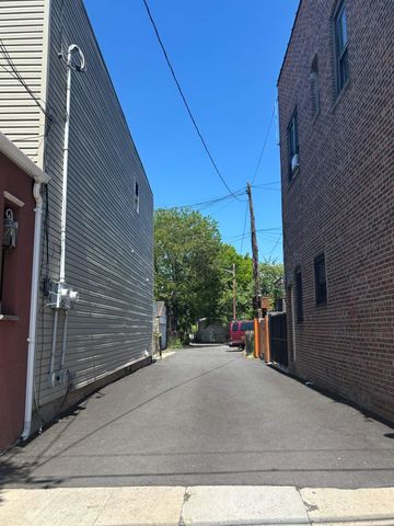 6 CORBIN AVE, Jc, Journal Square, NJ 07306