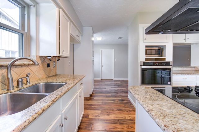 12114 Dorrance Lane, Meadows Place, TX 77477