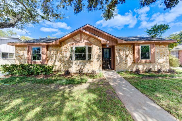 12114 Dorrance Lane, Meadows Place, TX 77477