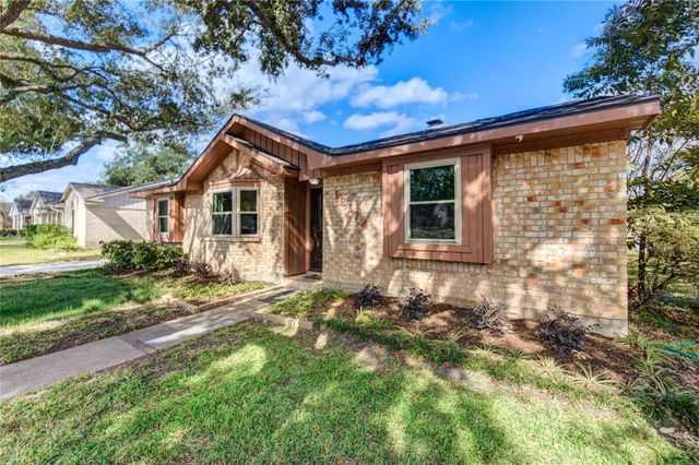 12114 Dorrance Lane, Meadows Place, TX 77477