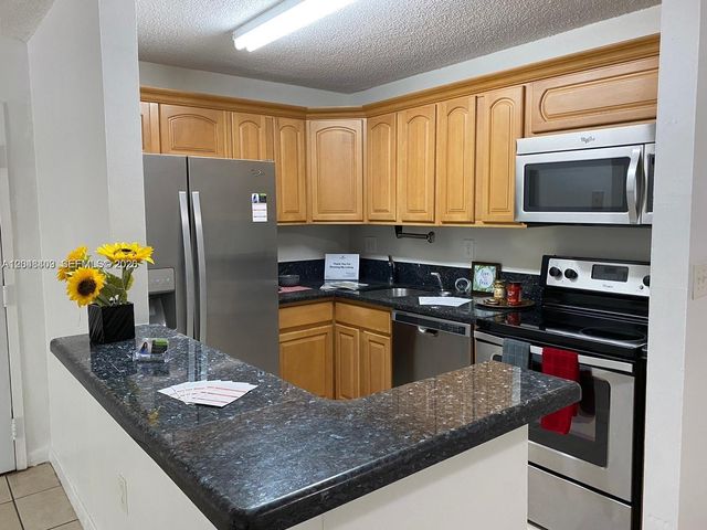 15630 SW 80th St I-210, Miami, FL 33193