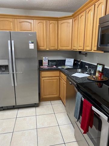 15630 SW 80th St I-210, Miami, FL 33193