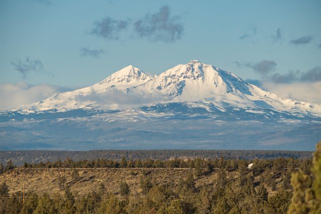 17040 SW Steelhead Road, Terrebonne, OR 97760