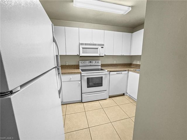 1321 SE 8th AVE 6, Cape Coral, FL 33990