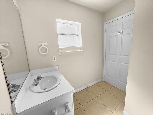 1321 SE 8th AVE 6, Cape Coral, FL 33990