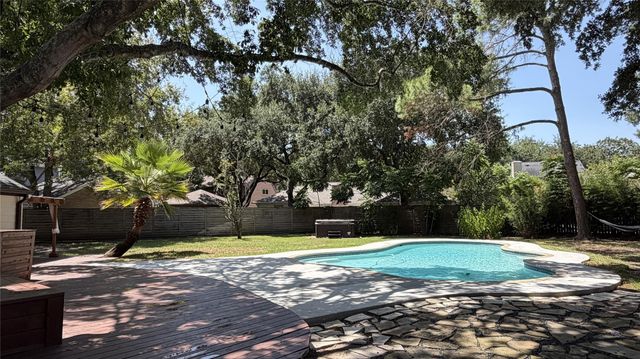 1602 Big Lake Drive, Houston, TX 77077