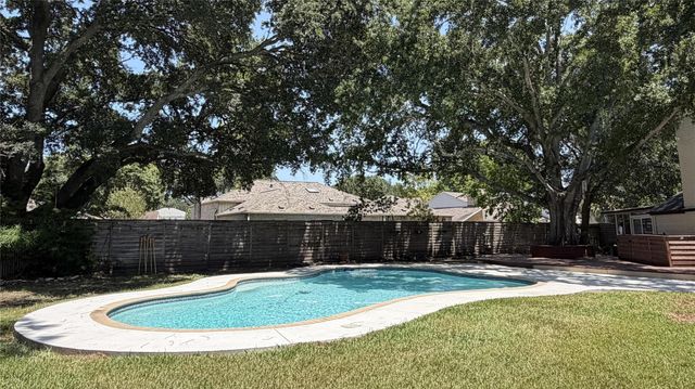 1602 Big Lake Drive, Houston, TX 77077