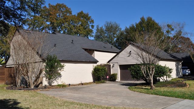 1602 Big Lake Drive, Houston, TX 77077
