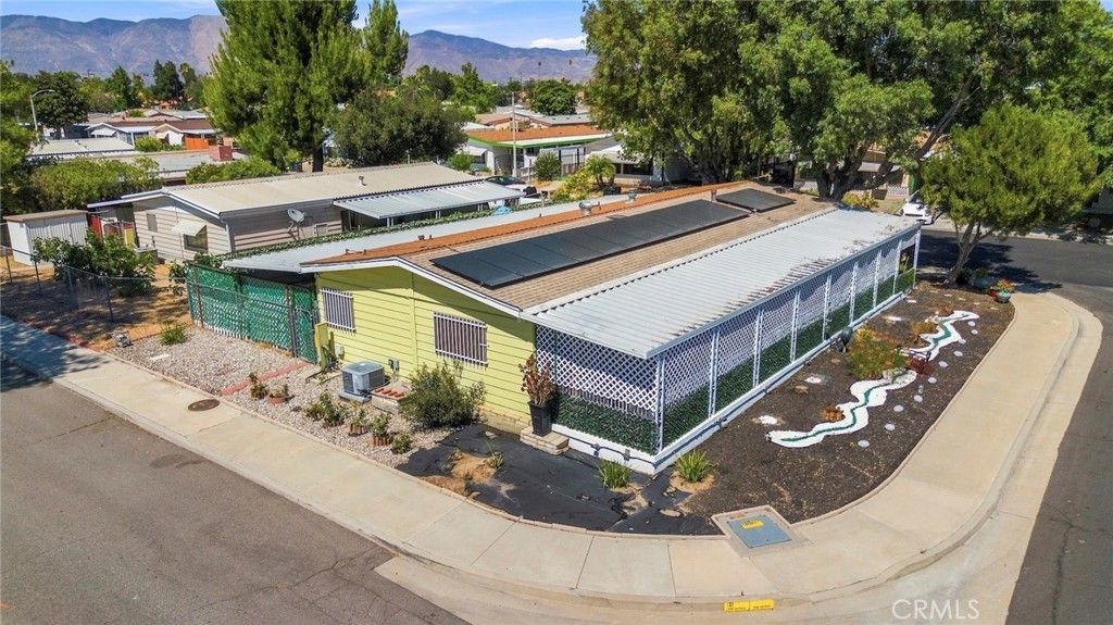 Image 10 of property listing at 643 Mariposa, Hemet, CA 92543