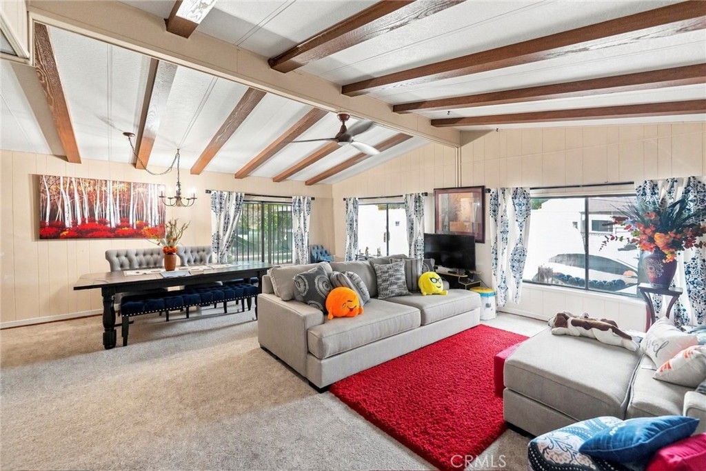 Image 11 of property listing at 643 Mariposa, Hemet, CA 92543
