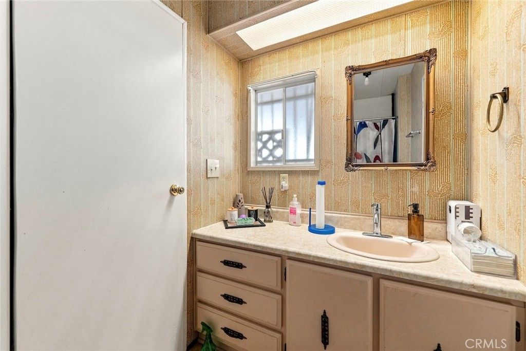 Image 21 of property listing at 643 Mariposa, Hemet, CA 92543
