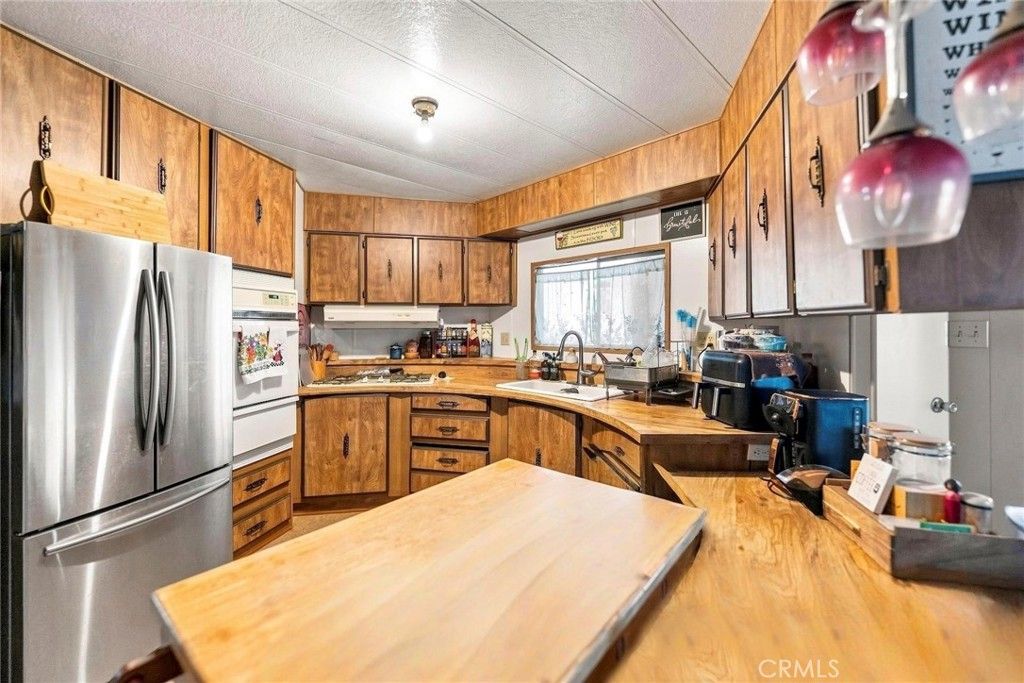 Image 25 of property listing at 643 Mariposa, Hemet, CA 92543