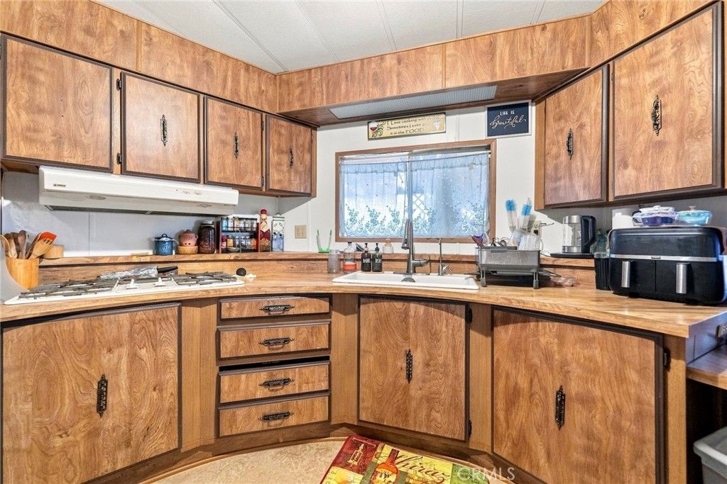 Image 26 of property listing at 643 Mariposa, Hemet, CA 92543