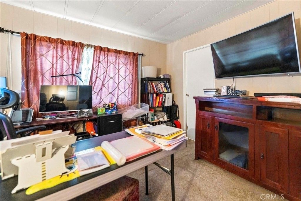 Image 27 of property listing at 643 Mariposa, Hemet, CA 92543