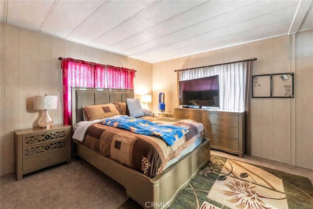 Image 31 of property listing at 643 Mariposa, Hemet, CA 92543