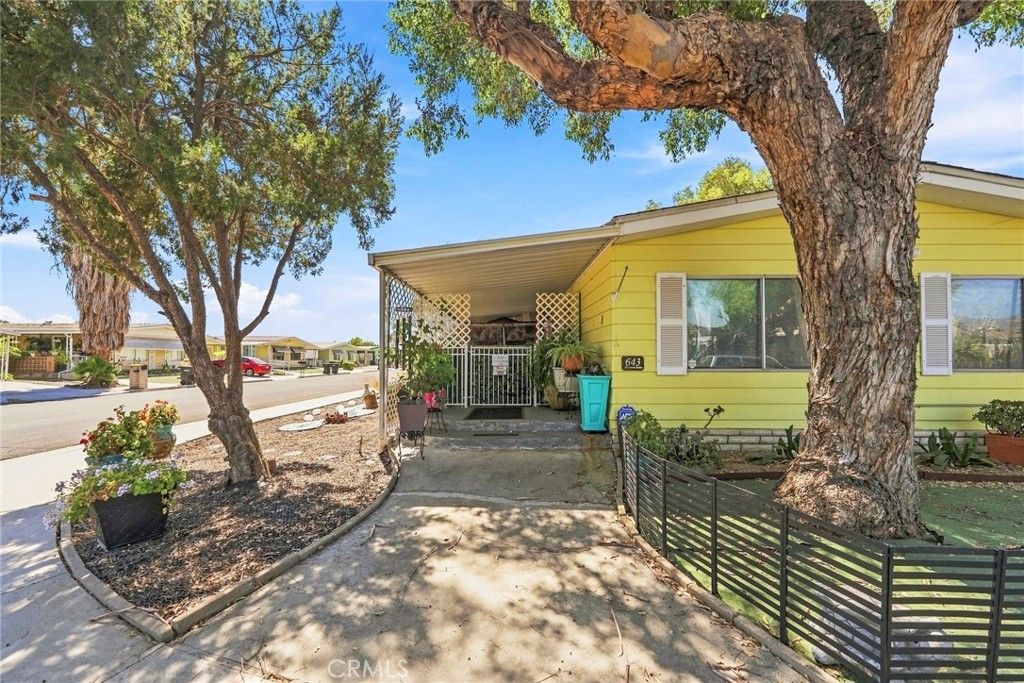 Image 55 of property listing at 643 Mariposa, Hemet, CA 92543