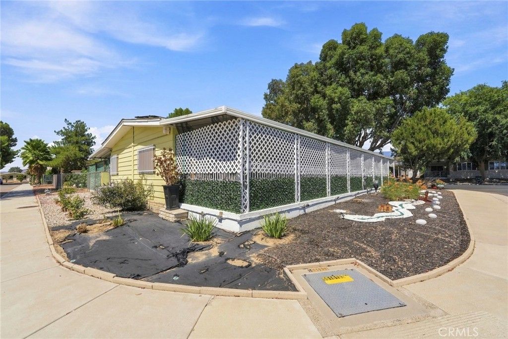 Image 58 of property listing at 643 Mariposa, Hemet, CA 92543