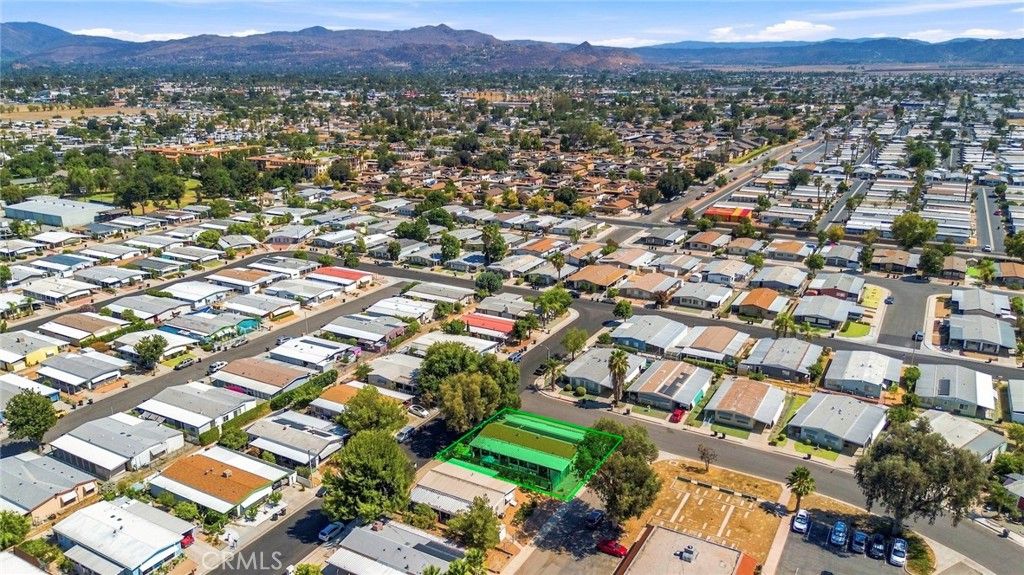 Image 9 of property listing at 643 Mariposa, Hemet, CA 92543