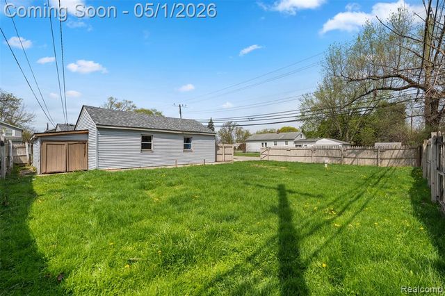 21090 Gentner Street, Warren, MI 48089