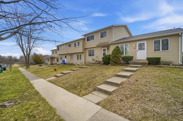 1122 Oleson Road, Waterloo, IA 50702