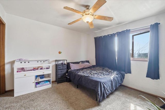 1122 Oleson Road, Waterloo, IA 50702