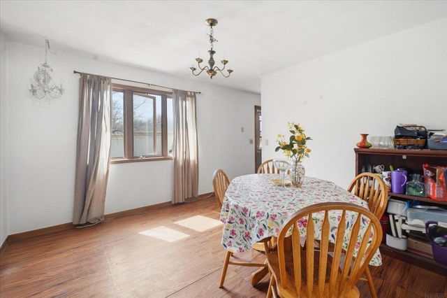 1122 Oleson Road, Waterloo, IA 50702