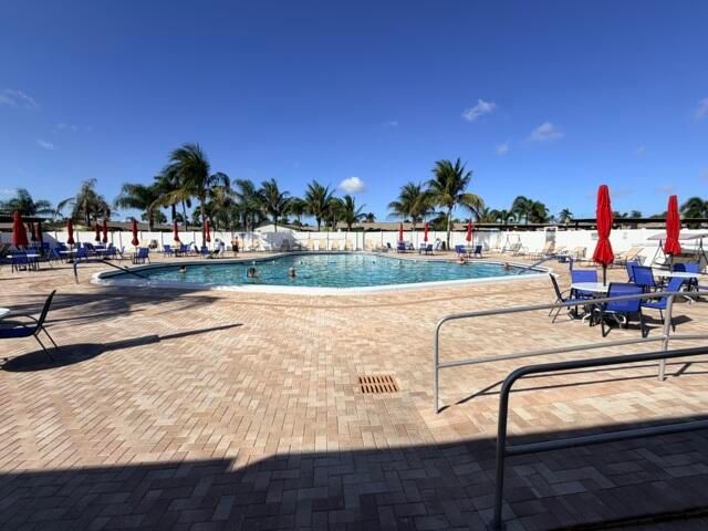 2804 E Crosley Drive E M, West Palm Beach, FL 33415