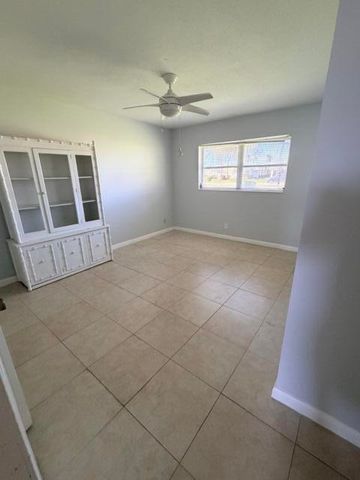 2804 E Crosley Drive E M, West Palm Beach, FL 33415