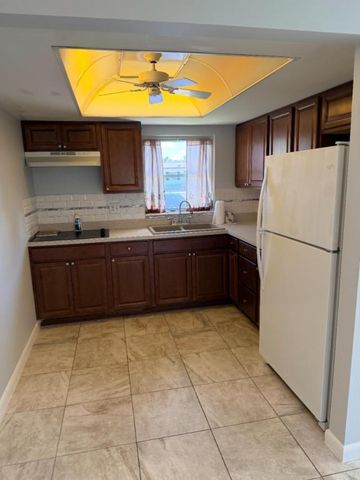 2804 E Crosley Drive E M, West Palm Beach, FL 33415