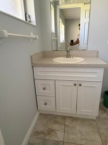 2804 E Crosley Drive E M, West Palm Beach, FL 33415