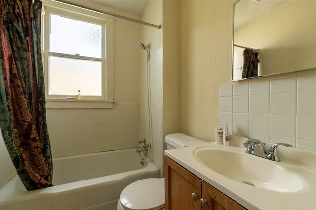 307 N 6th St, Clairton, PA 15025