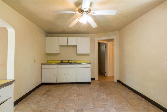 307 N 6th St, Clairton, PA 15025