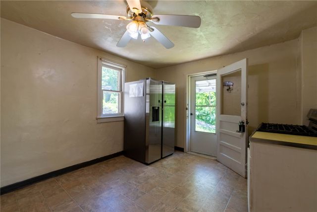 307 N 6th St, Clairton, PA 15025