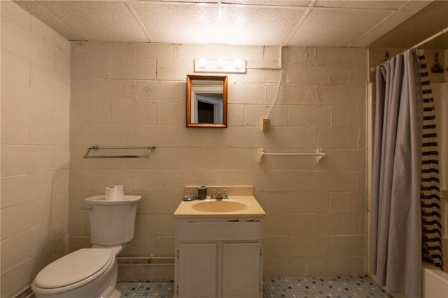 307 N 6th St, Clairton, PA 15025