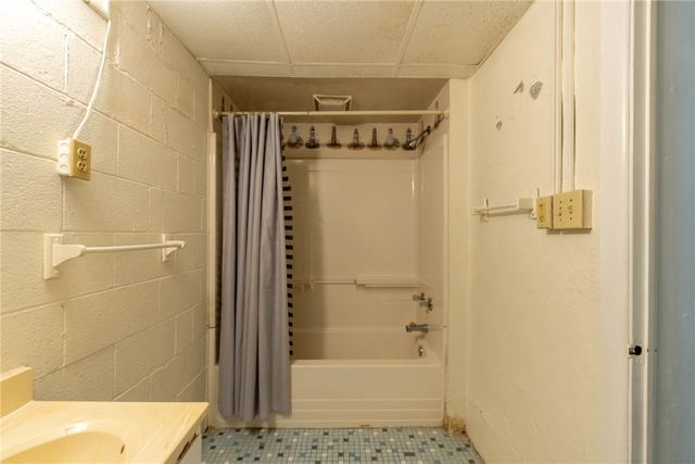 307 N 6th St, Clairton, PA 15025