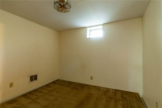 307 N 6th St, Clairton, PA 15025