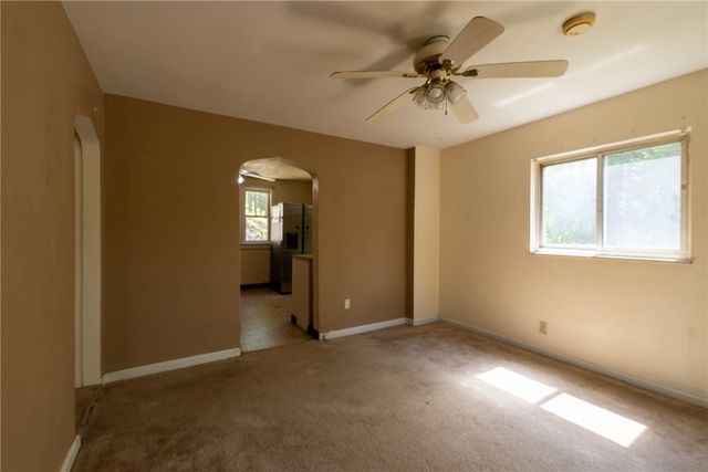 307 N 6th St, Clairton, PA 15025