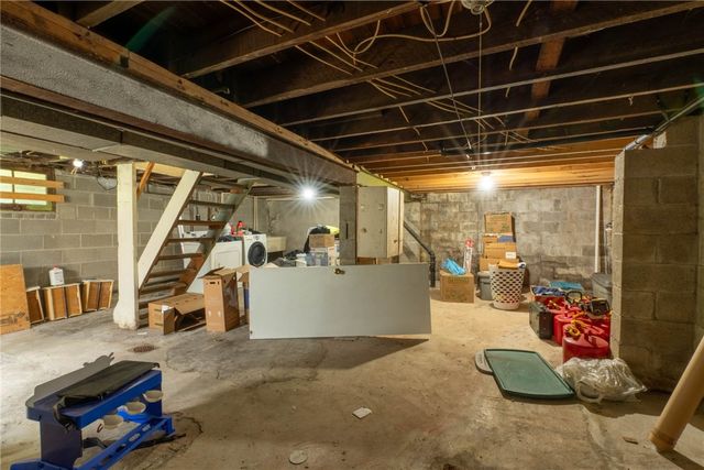 307 N 6th St, Clairton, PA 15025