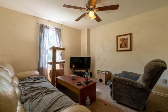 307 N 6th St, Clairton, PA 15025