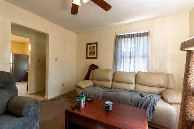307 N 6th St, Clairton, PA 15025