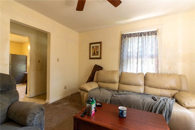 307 N 6th St, Clairton, PA 15025