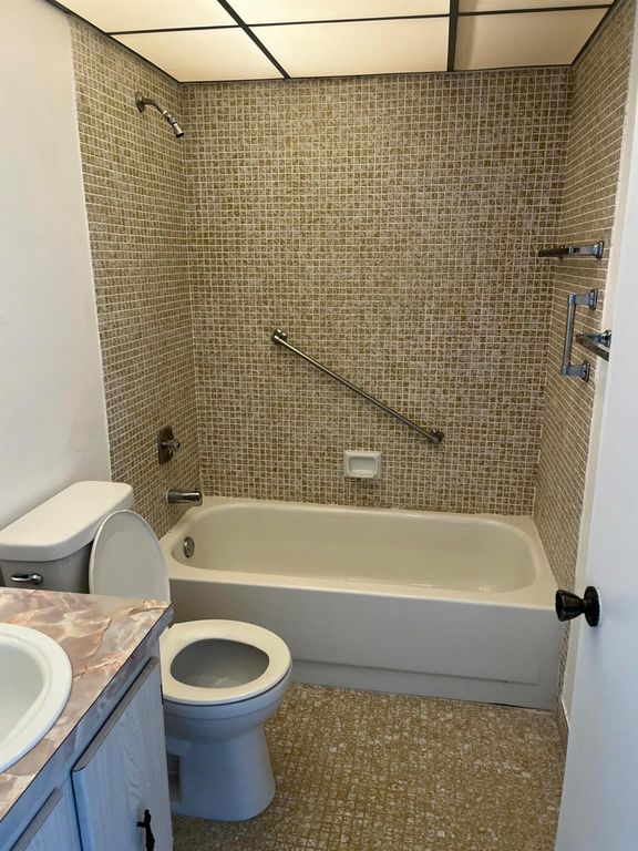 Image 10 of property listing at 604 Normandy M 604, Delray Beach, FL 33484