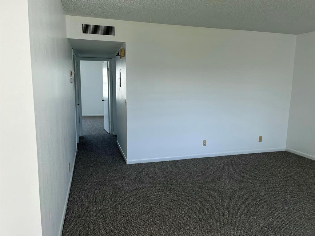 Image 8 of property listing at 604 Normandy M 604, Delray Beach, FL 33484