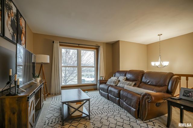 2348 W CARRIAGE Lane, Peoria, IL 61614